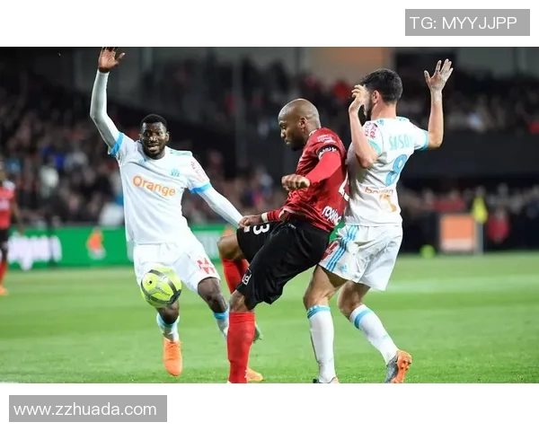 拉瓦勒与第戒的激烈对决揭示足球战术与团队合作的重要性